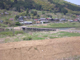 久慈川にかかる下小川沈下橋。