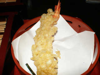 カラっと揚がった大海老天ぷら。